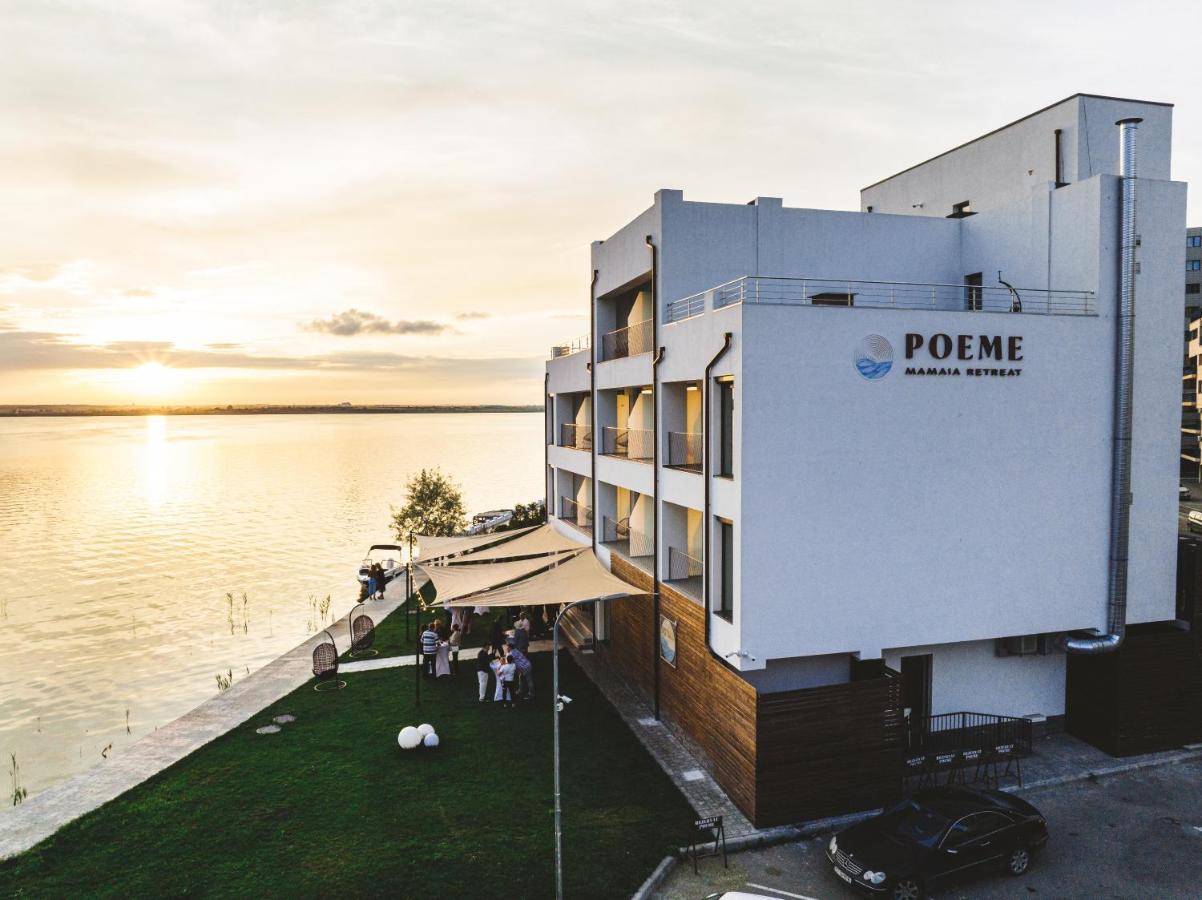 Poeme Retreat